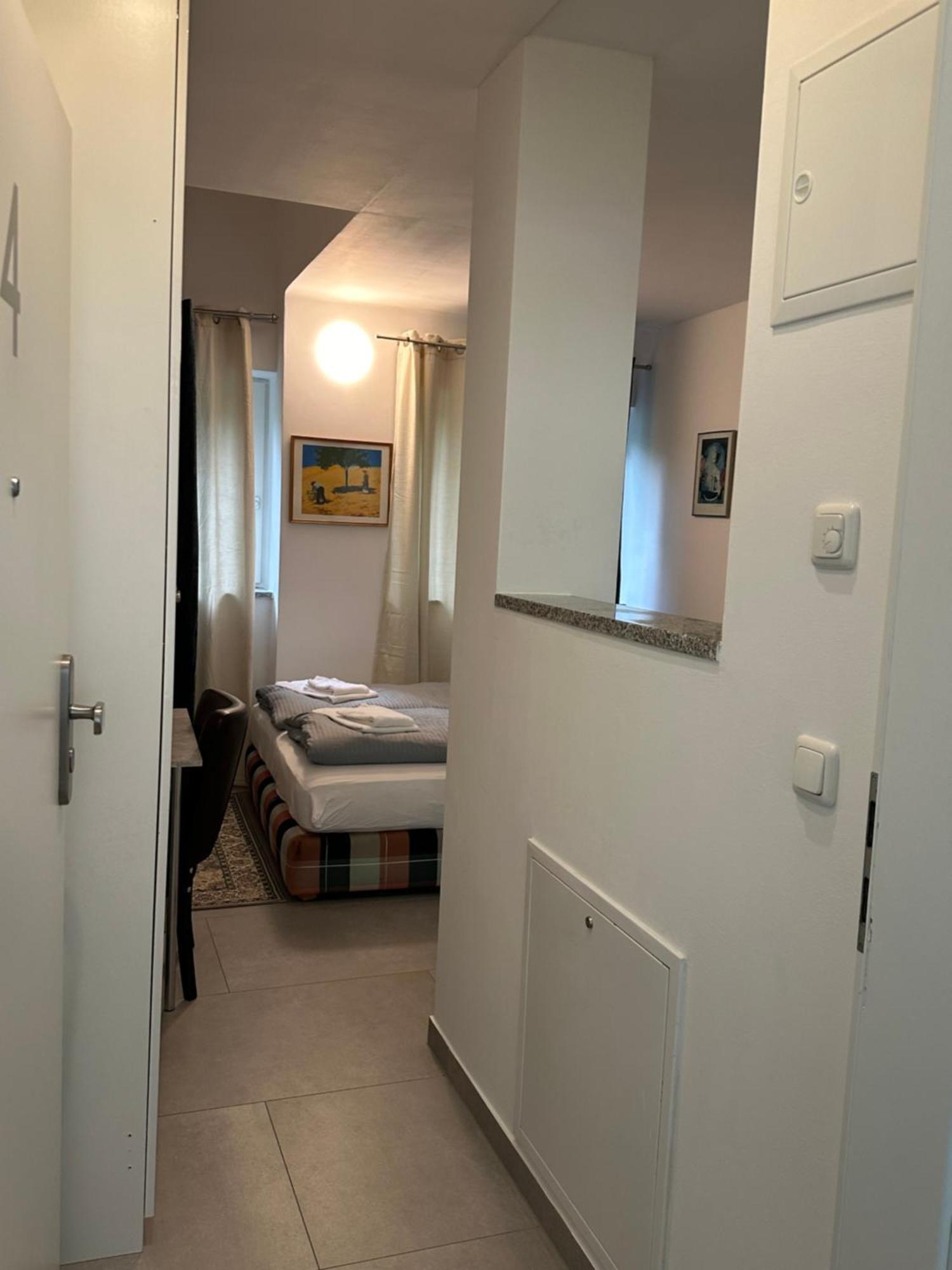 Estelada Boarding Houses - Bogenhausen Мюнхен Екстериор снимка